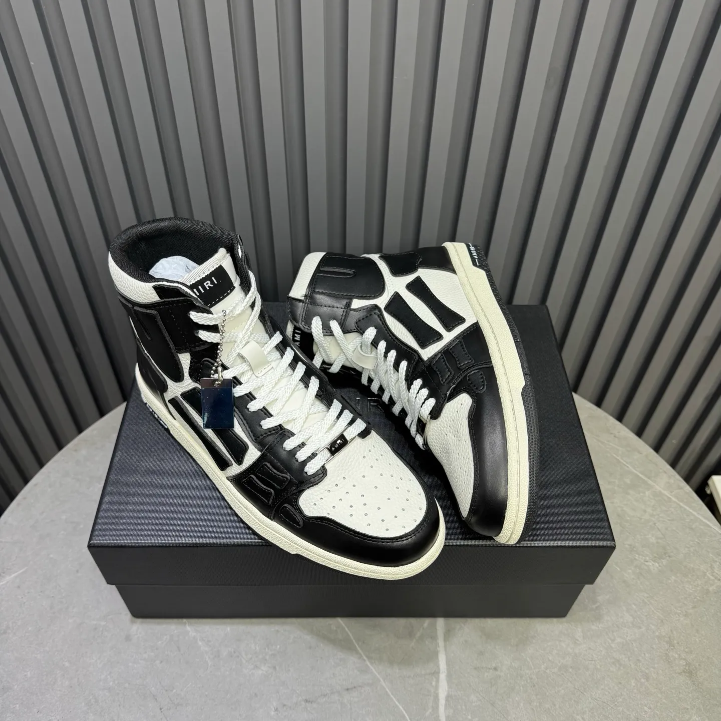 Men's shoes💰620💰 AMIRI AMIRI trendy brand hot sale🔥 Available all year round✅Couples💑 Official website synchronization Imported fabrics 1⃣️ratio 1⃣️Re-engraved, original factory special original sole, 35-45 (38.45. Non-refundable)
